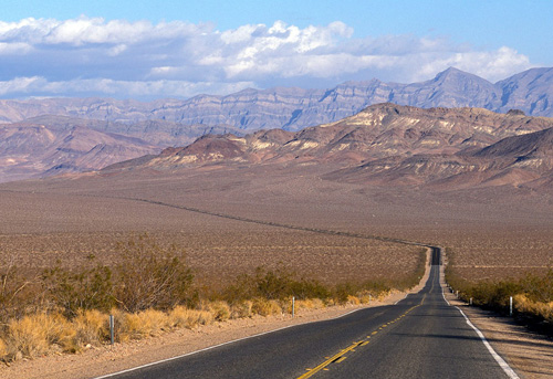 Straight-road-to-Death-Valley