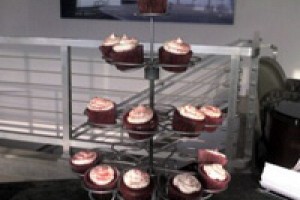 Cupcakes Instead of Birthday Cake