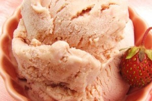 Strawberry-Vanilla Ice Cream