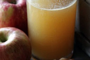 Indian Summer Apple-Ginger Sparkler