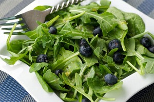 Arugula, Baby Spinach and Blueberry Summertime Salad